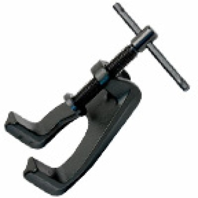 Double c store clamp